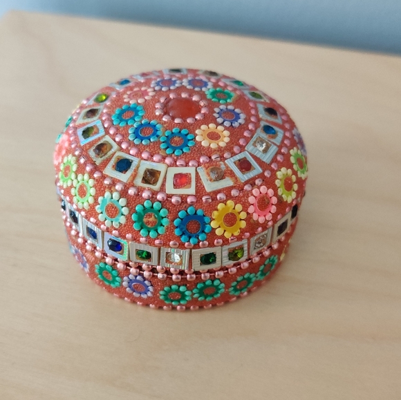 Mini decorative trinket box - Picture 1 of 3